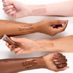 essence CHOCO BOMB shiny lipgloss Chocoholic! 10ml - Image 6