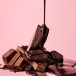 essence CHOCO BOMB shiny lipgloss Chocoholic! 10ml - Image 5