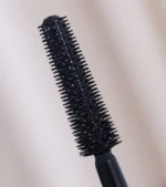 Catrice Valentine Who? Glam & Doll Volume Maskara - Image 3